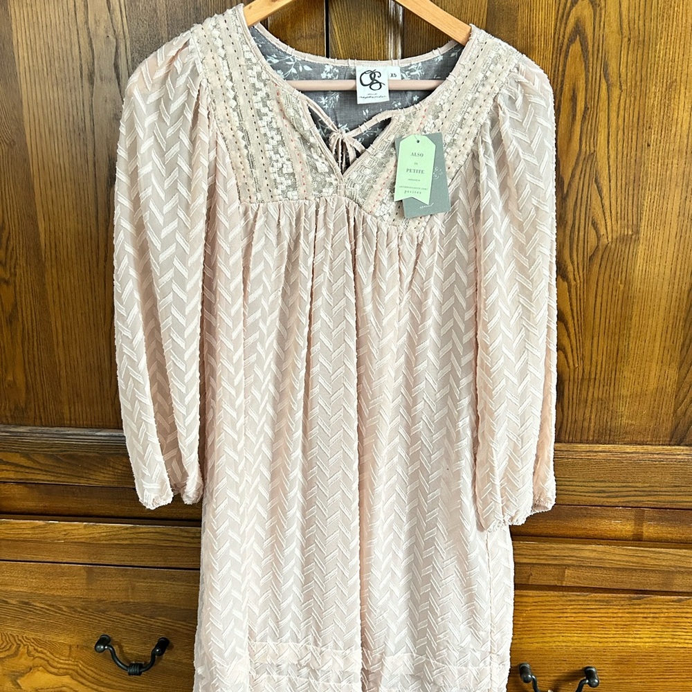 Peasant dress NWT. Never worn before. Very beautiful dress. - Picture 2 of 5